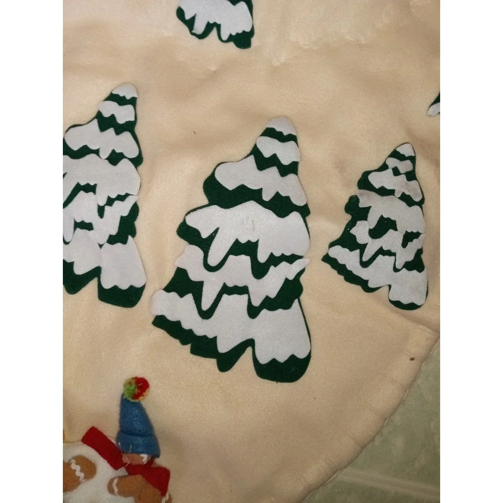 Vintage Gingerbread Man Felt Christmas Tree Skirt Winter Scene‎ Applique 40 Inch